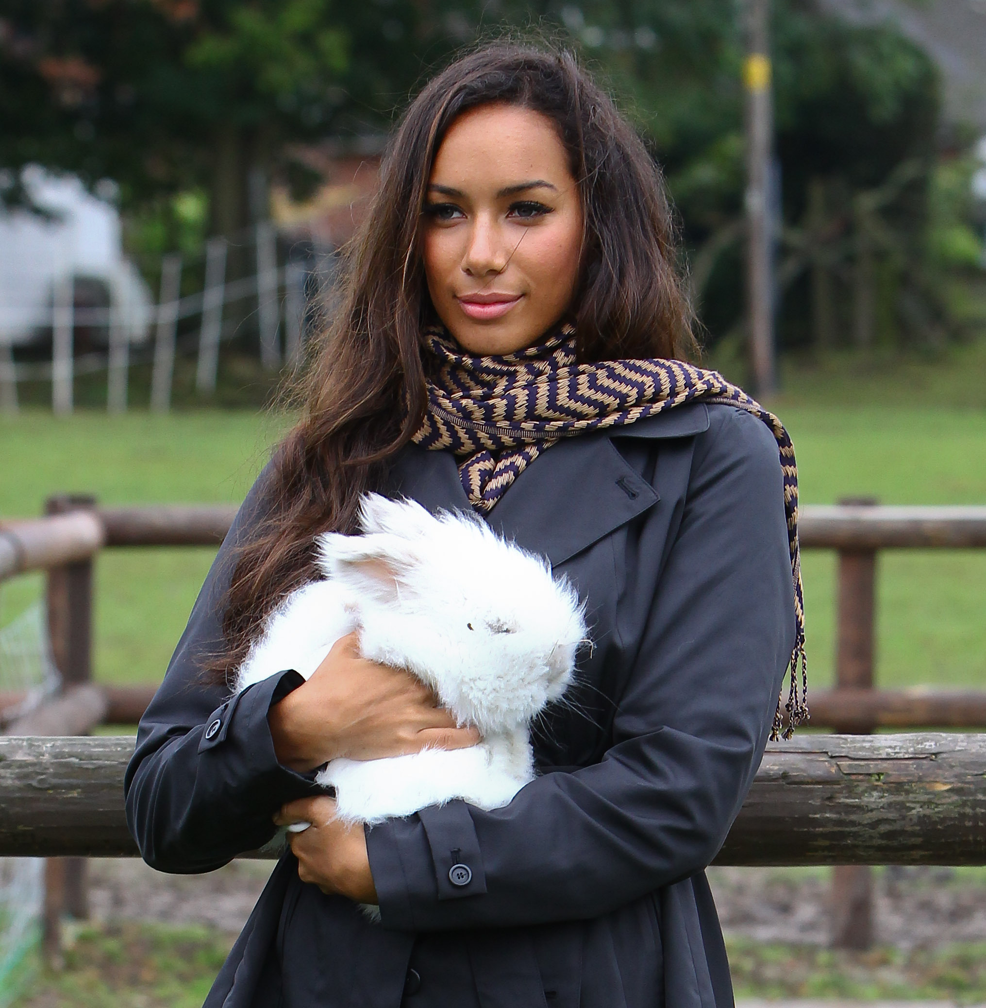 Leona Lewis visits the Hopefield Animal Sanctuary - Photos | Picture 98748